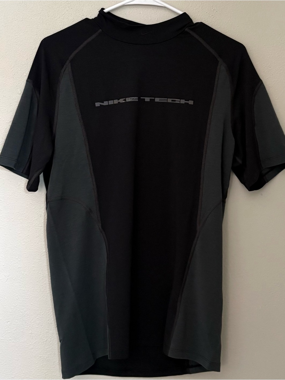 Nike Tech Baselayer T-Shirt Mens Medium Black Dri-FIT Gym Training Sports Top M